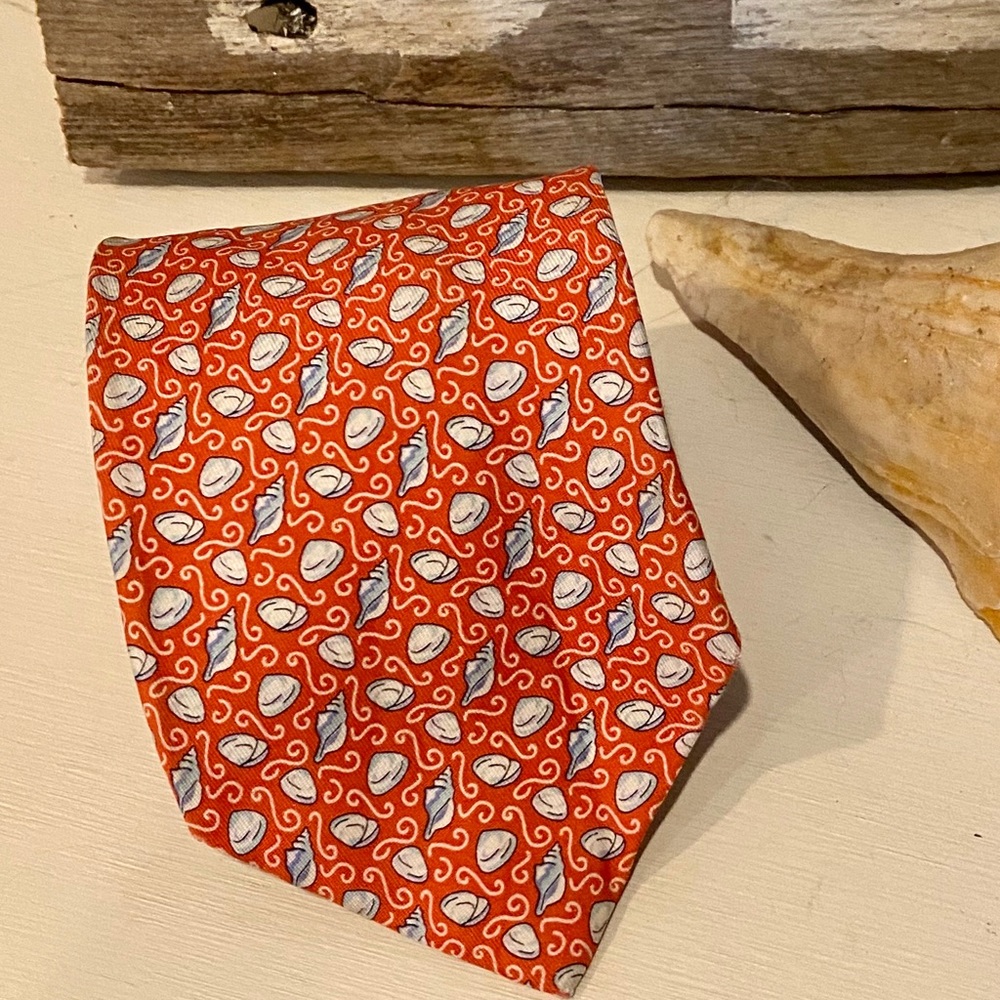Vineyard Vines Seashell Tie